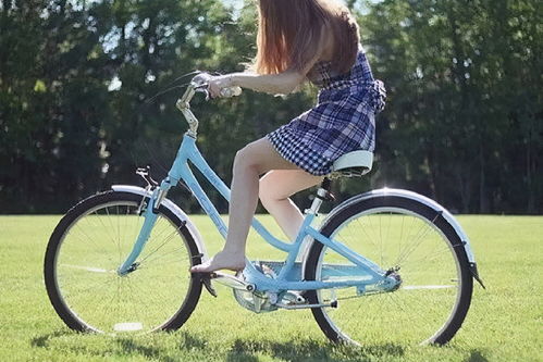 90后辣妈晒娃意外走红，网友热议 如何保持辣妈好身材？助动自行车成新宠